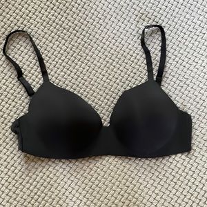 Black 40D bra Victoria secret